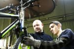Ecosol, de Cáritas Girona, amplía su red de puntos de venta y de alquiler de bicicletas, firmando un nuevo convenio de colaboración